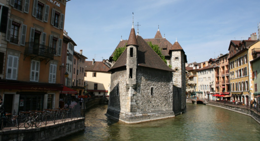 la porte sainte claire